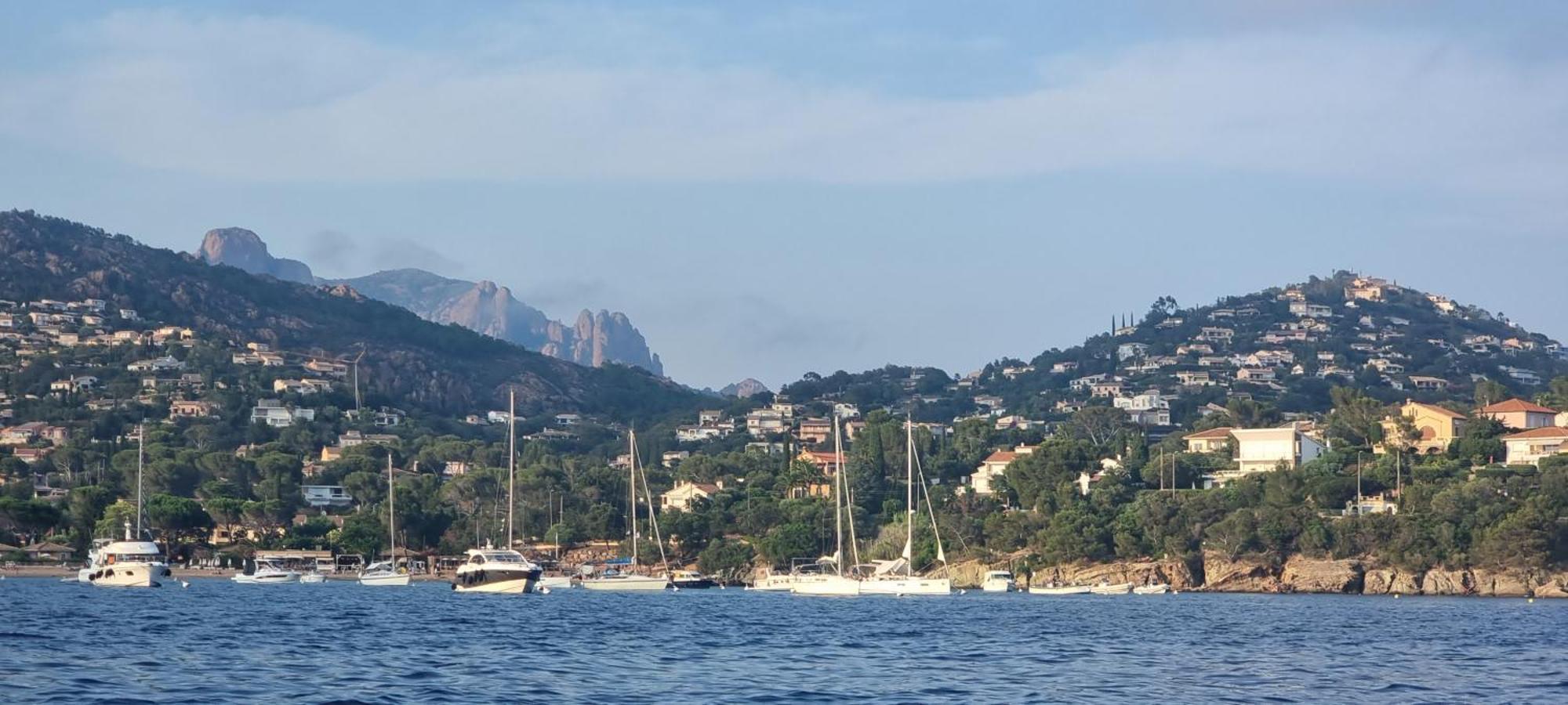 Agay Cap Esterel Village Allee Fleurs - F2 Clim Vue Golf Et Mer - Grande Terrasse Plein Sud Saint-Raphaël Екстериор снимка