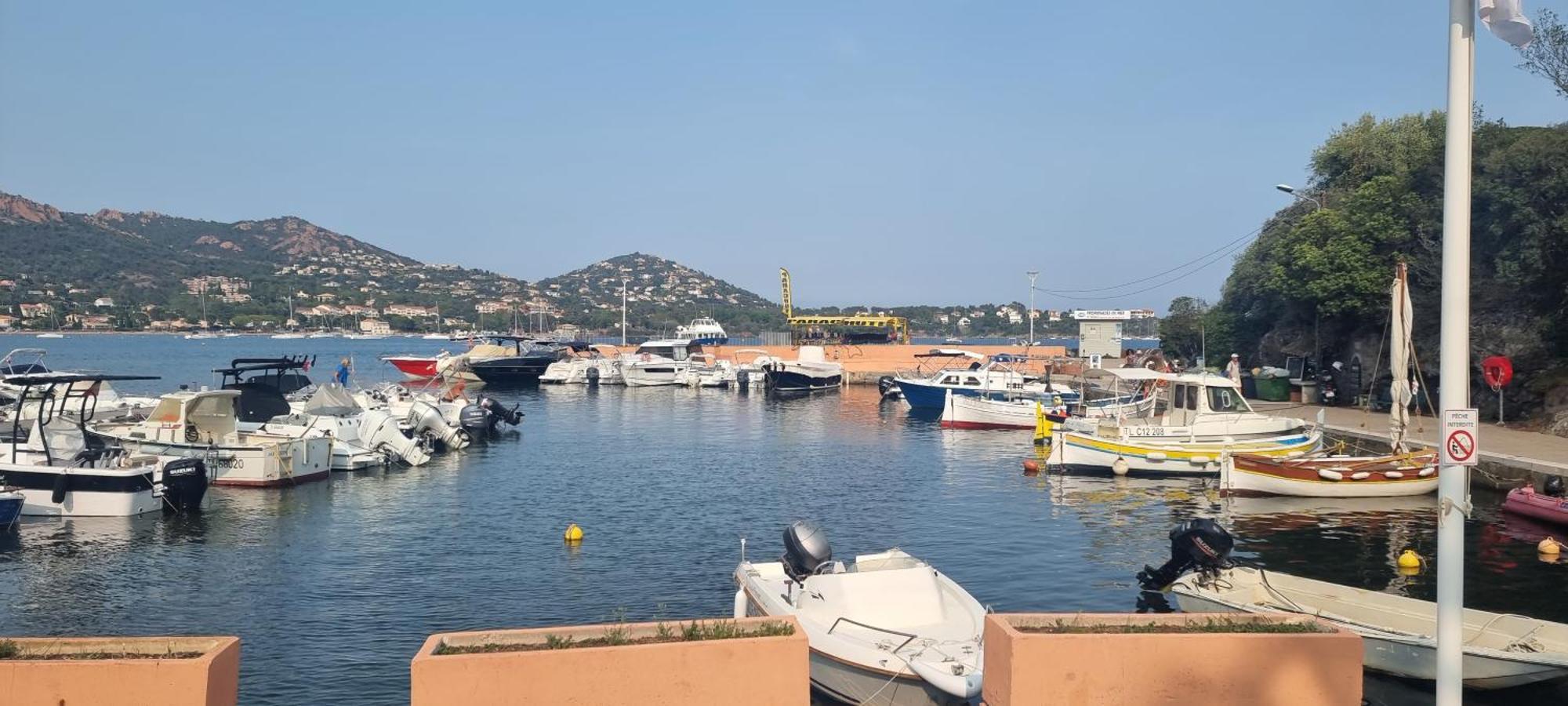 Agay Cap Esterel Village Allee Fleurs - F2 Clim Vue Golf Et Mer - Grande Terrasse Plein Sud Saint-Raphaël Екстериор снимка