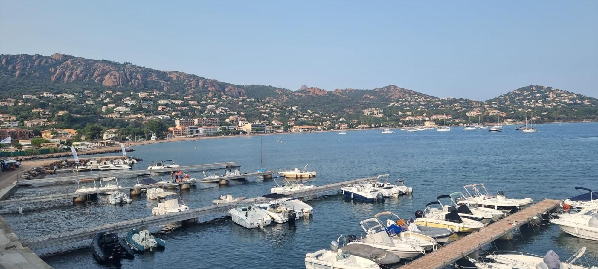 Agay Cap Esterel Village Allee Fleurs - F2 Clim Vue Golf Et Mer - Grande Terrasse Plein Sud Saint-Raphaël Екстериор снимка