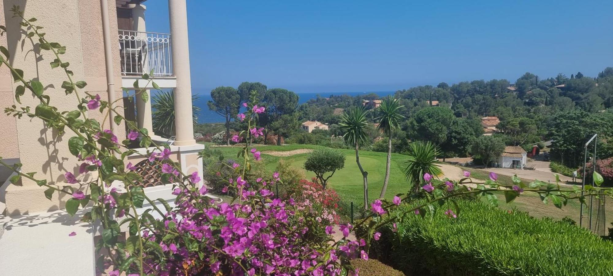 Agay Cap Esterel Village Allee Fleurs - F2 Clim Vue Golf Et Mer - Grande Terrasse Plein Sud Saint-Raphaël Екстериор снимка