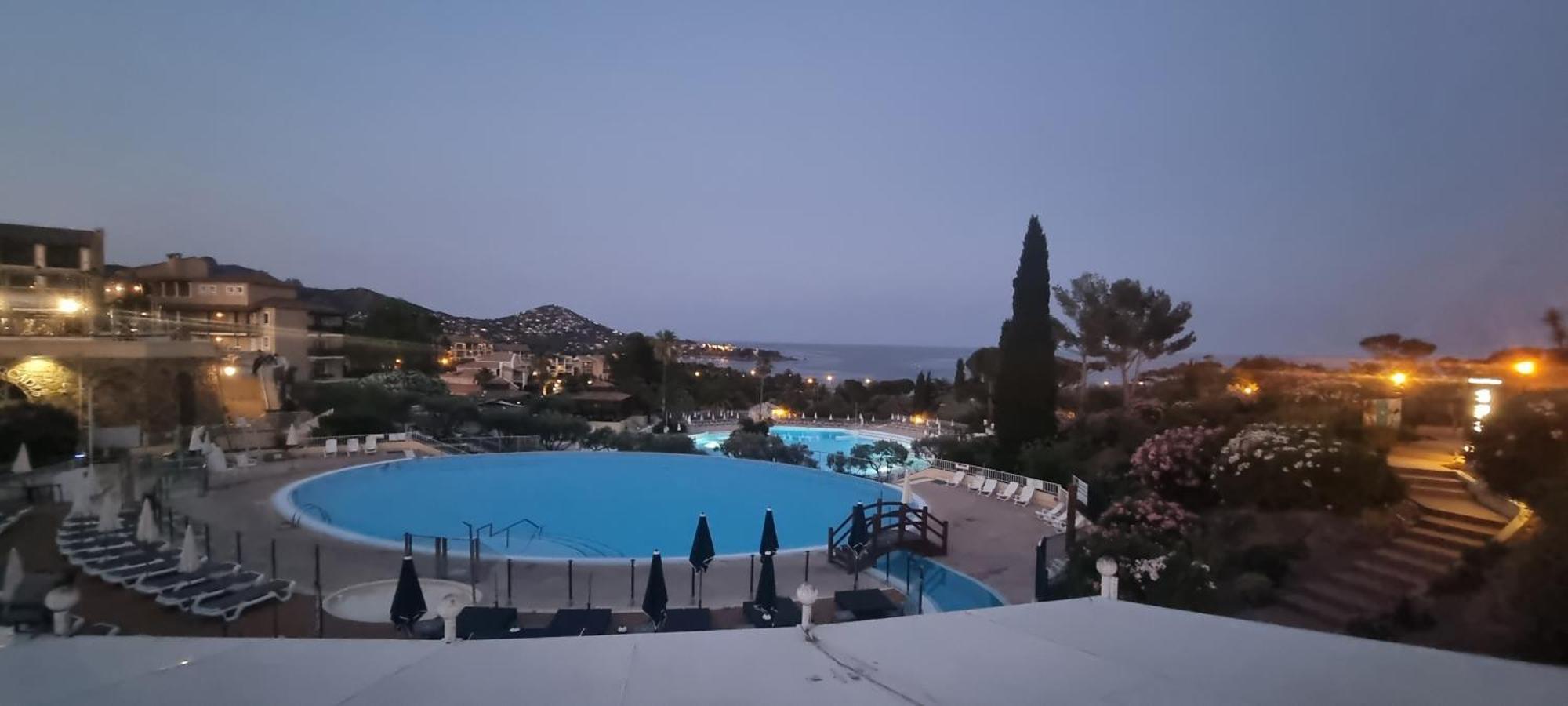 Agay Cap Esterel Village Allee Fleurs - F2 Clim Vue Golf Et Mer - Grande Terrasse Plein Sud Saint-Raphaël Екстериор снимка