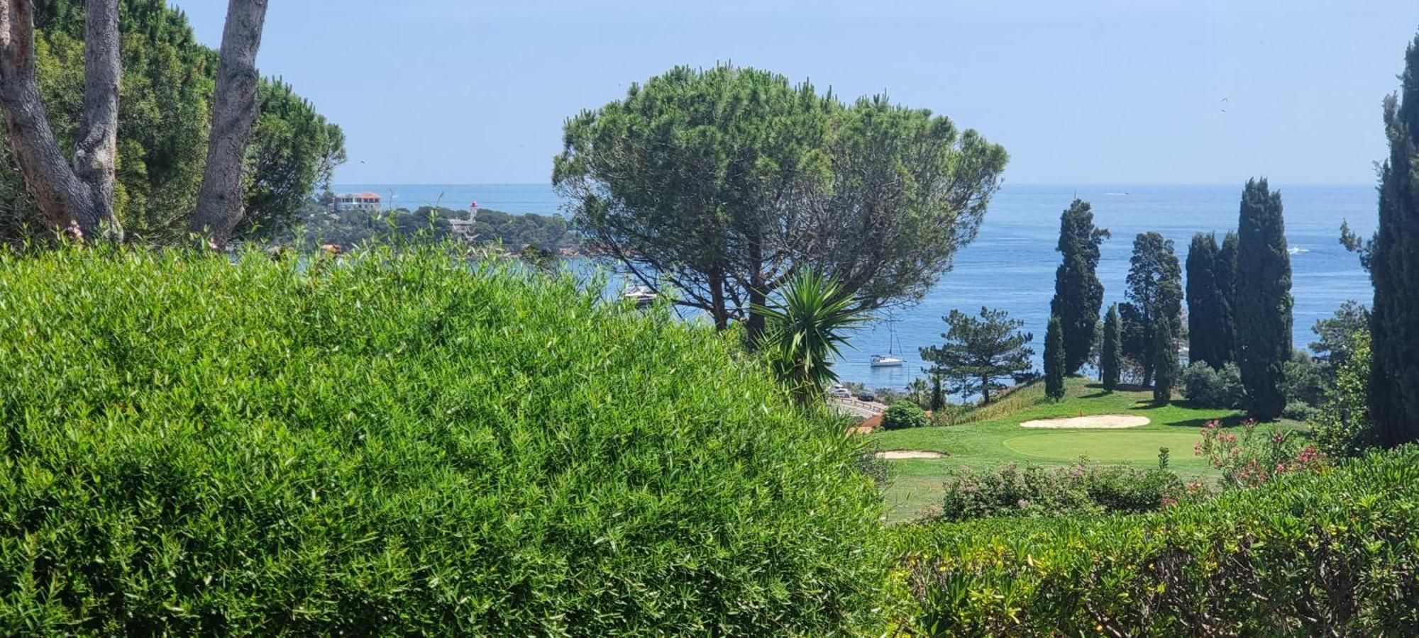 Agay Cap Esterel Village Allee Fleurs - F2 Clim Vue Golf Et Mer - Grande Terrasse Plein Sud Saint-Raphaël Екстериор снимка