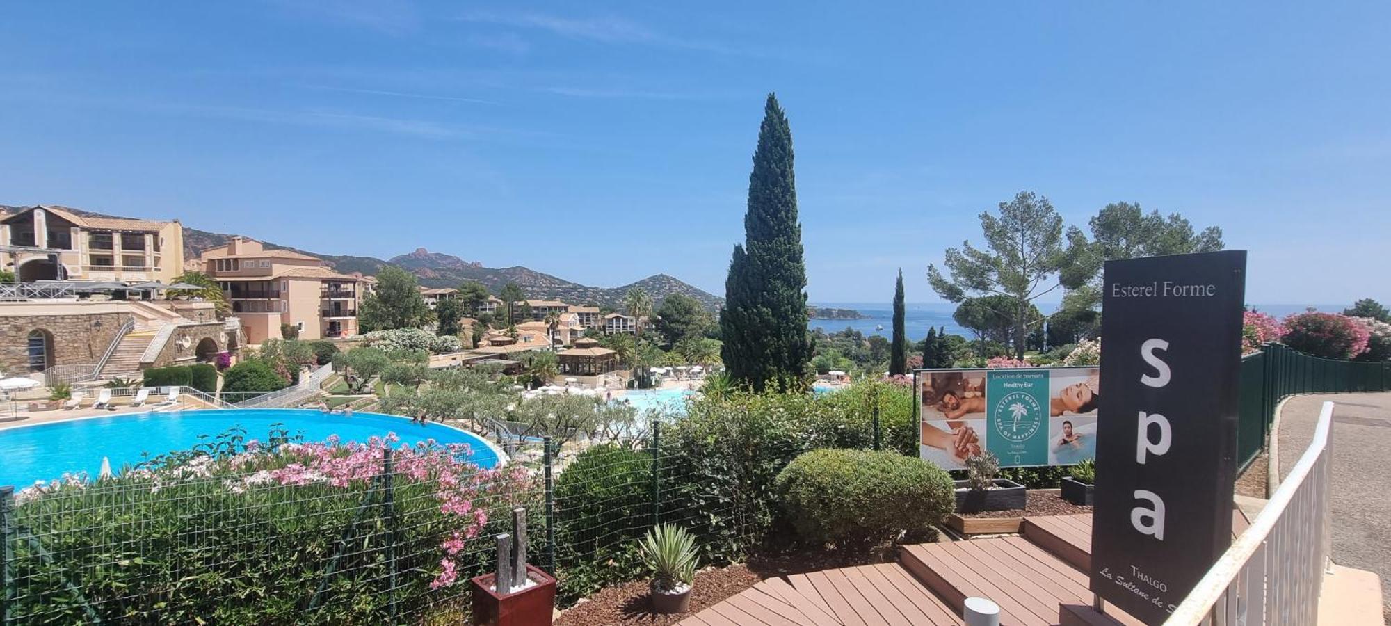 Agay Cap Esterel Village Allee Fleurs - F2 Clim Vue Golf Et Mer - Grande Terrasse Plein Sud Saint-Raphaël Екстериор снимка