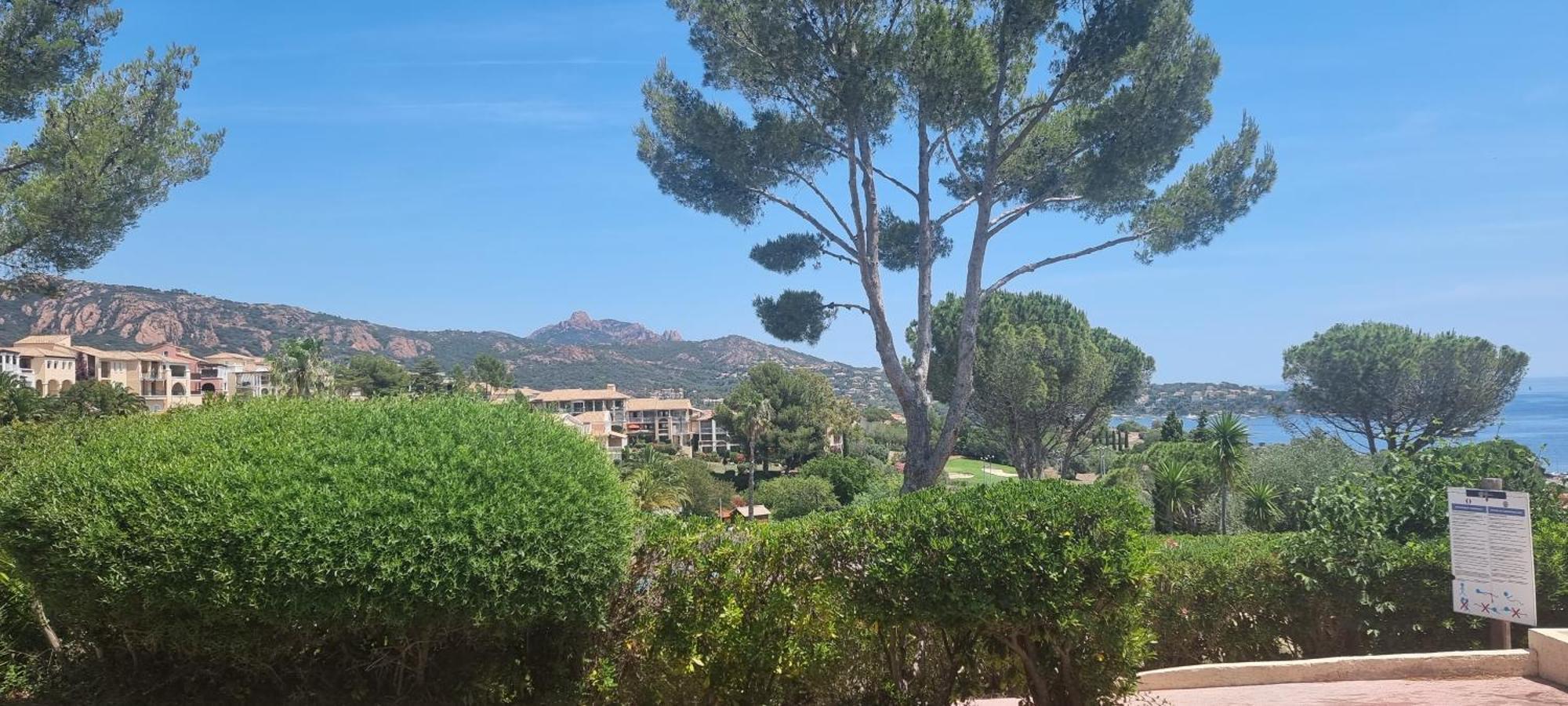 Agay Cap Esterel Village Allee Fleurs - F2 Clim Vue Golf Et Mer - Grande Terrasse Plein Sud Saint-Raphaël Екстериор снимка