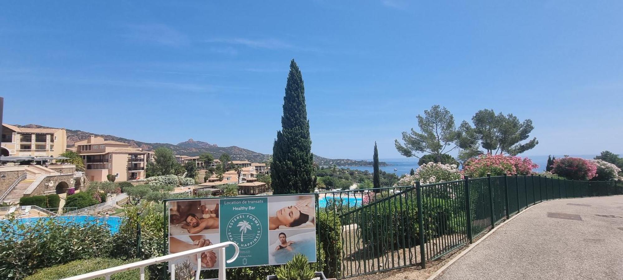 Agay Cap Esterel Village Allee Fleurs - F2 Clim Vue Golf Et Mer - Grande Terrasse Plein Sud Saint-Raphaël Екстериор снимка